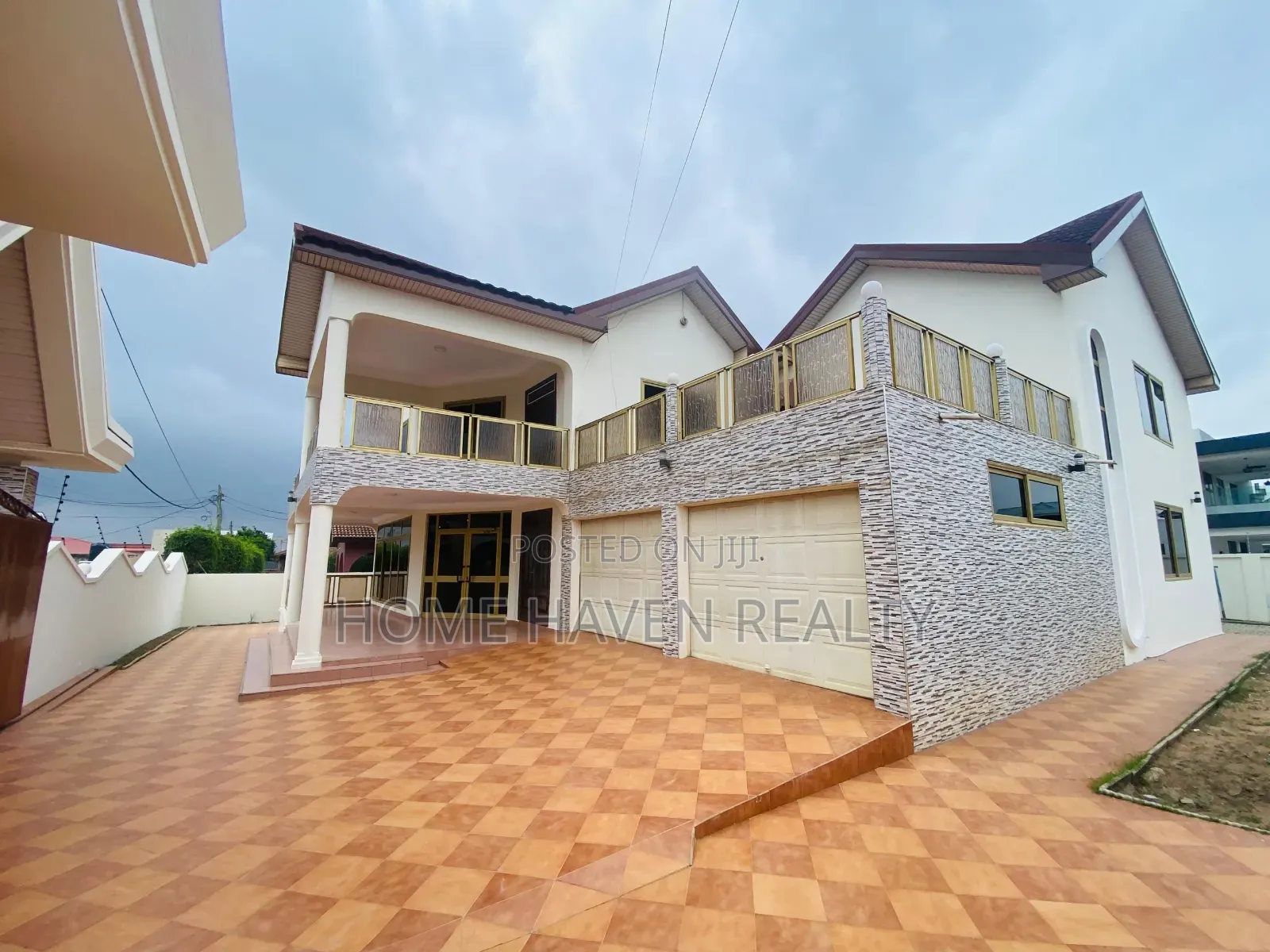 8bdrm House in East Legon, Police Station for rent in Police Station