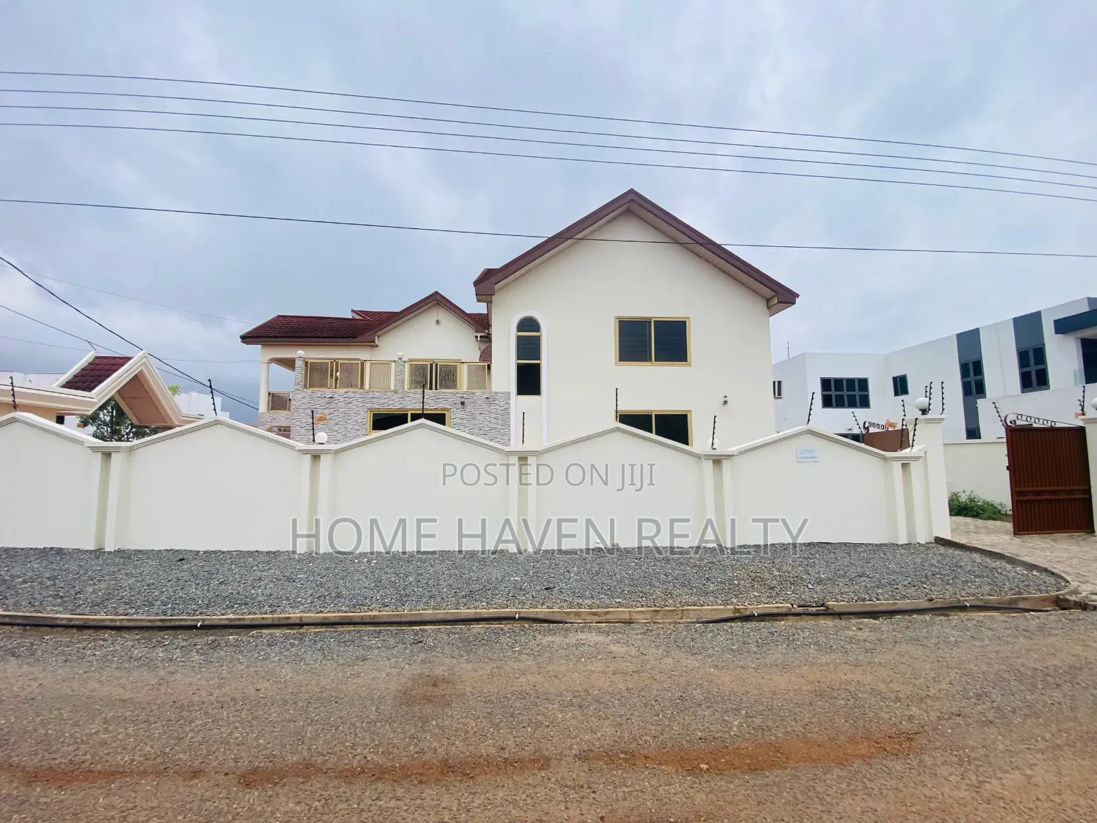 8bdrm House in East Legon, Police Station for rent in Police Station
