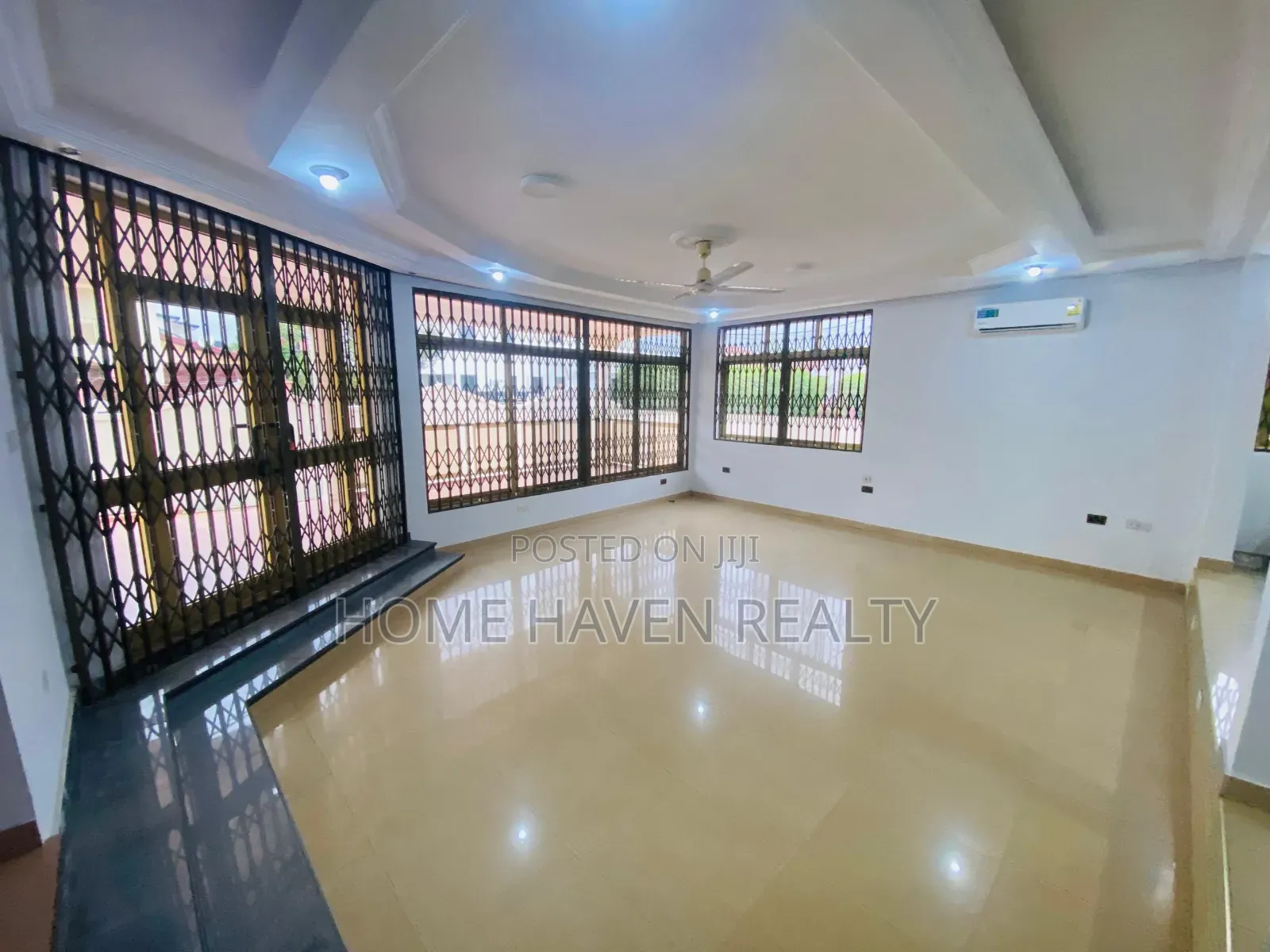 8bdrm House in East Legon, Police Station for rent in Police Station