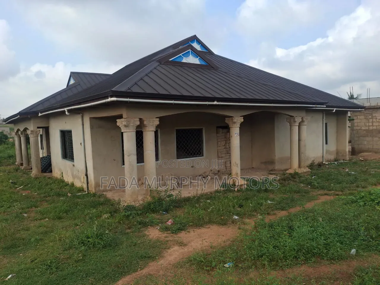 8bdrm House in Kumasi Metropolitan for sale in Kumasi Metropolitan