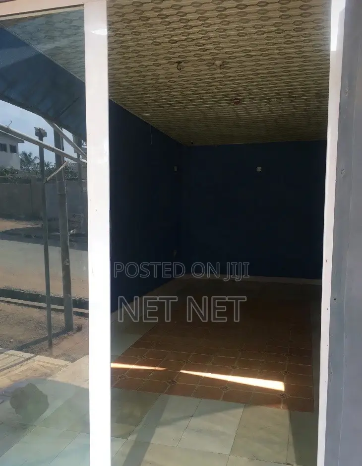 Shop and Washroom for Rent in Achimota