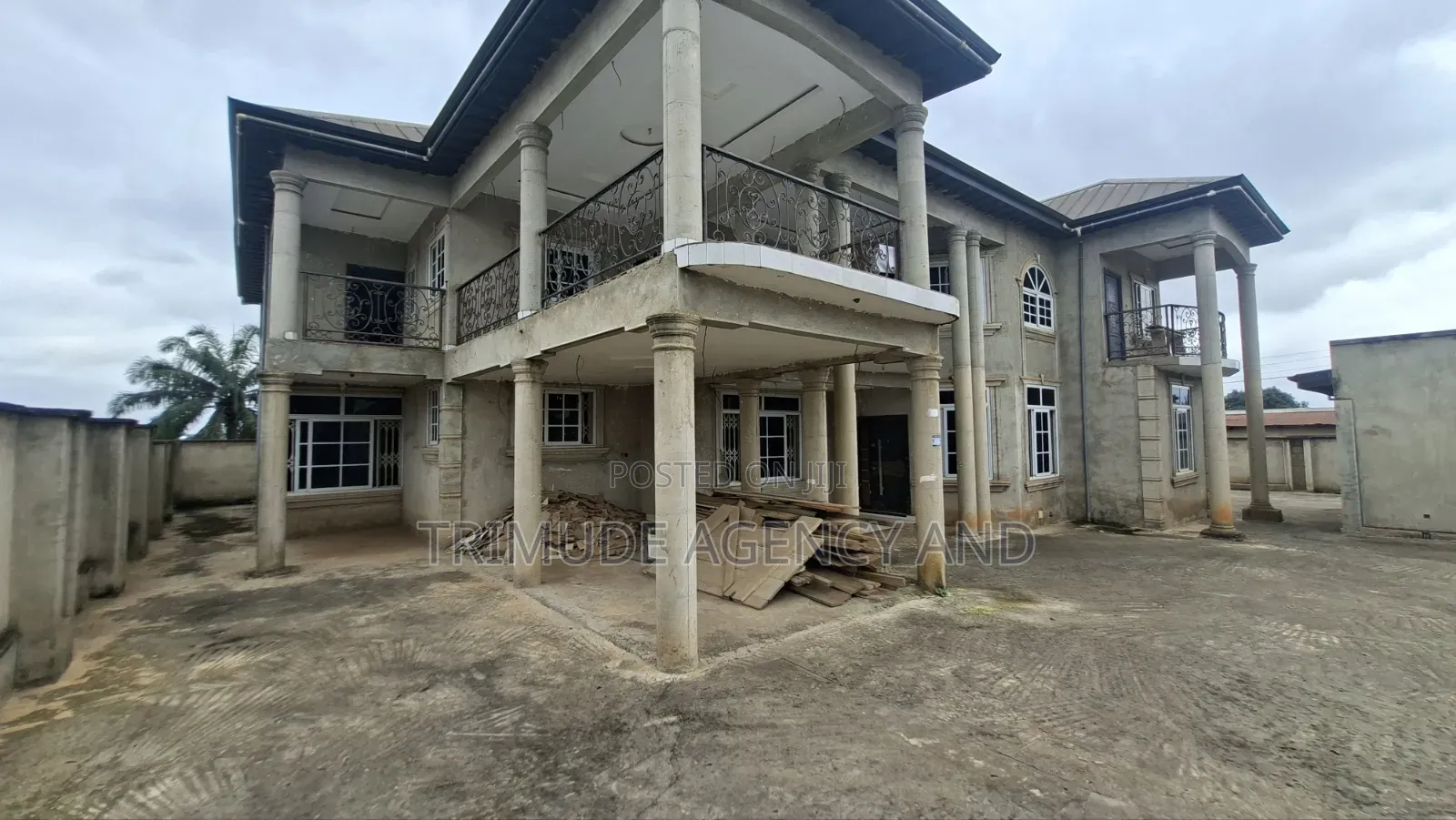 7bdrm House in Trimude Agency And, Kumasi Metropolitan for sale in Kumasi Metropolitan