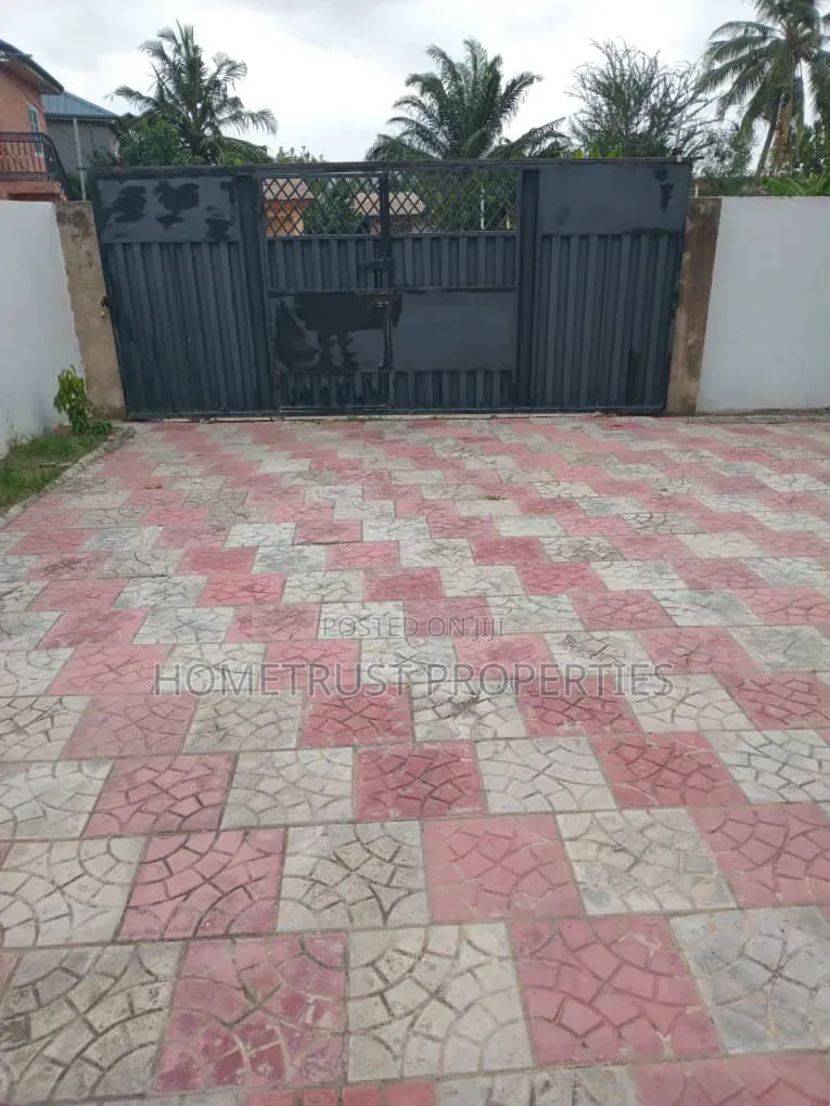4bdrm House in Amasaman Satellite for sale in Amasaman