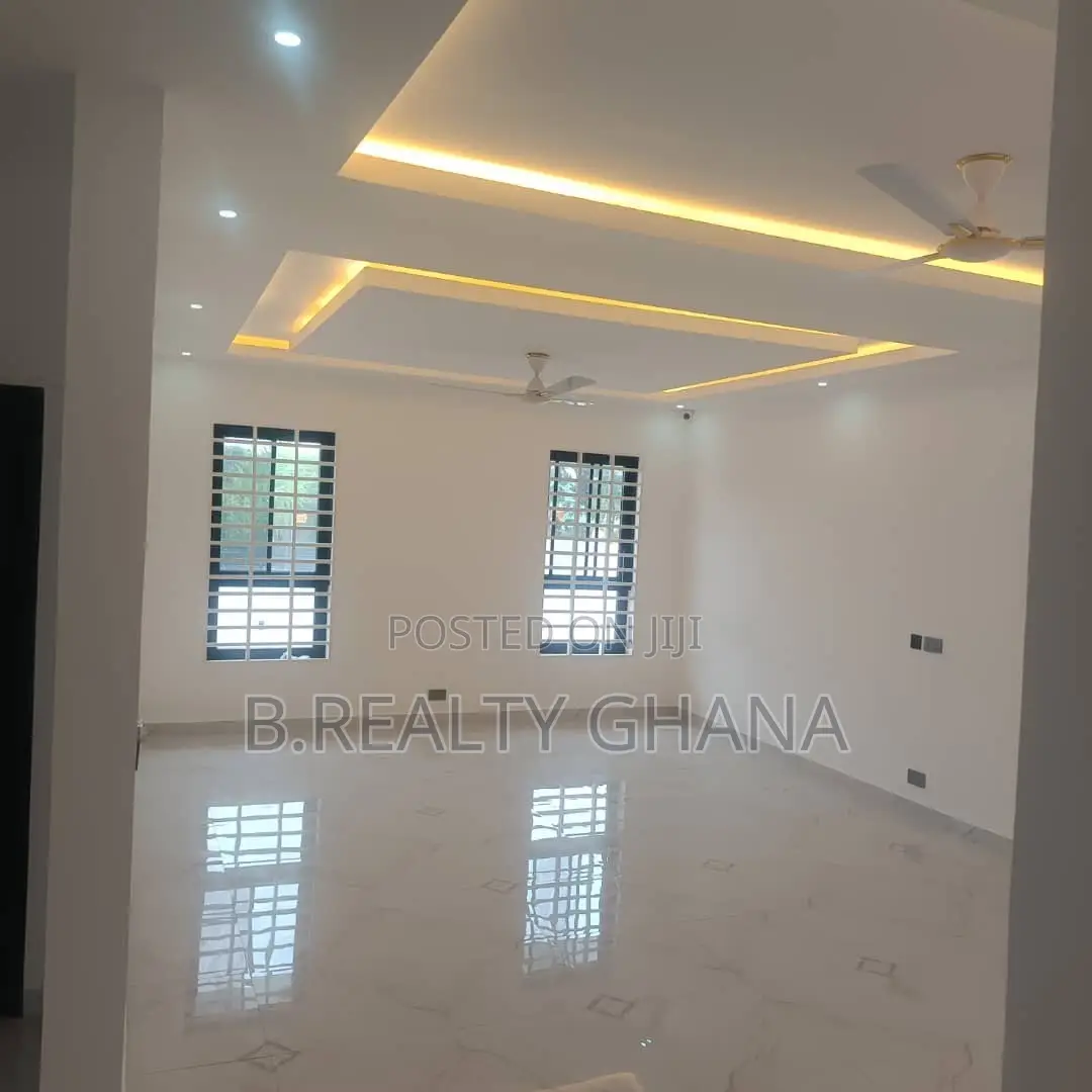 4bdrm House in Sakumono for rent in Sakumono