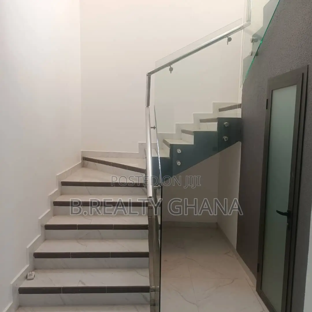 4bdrm House in Sakumono for rent in Sakumono