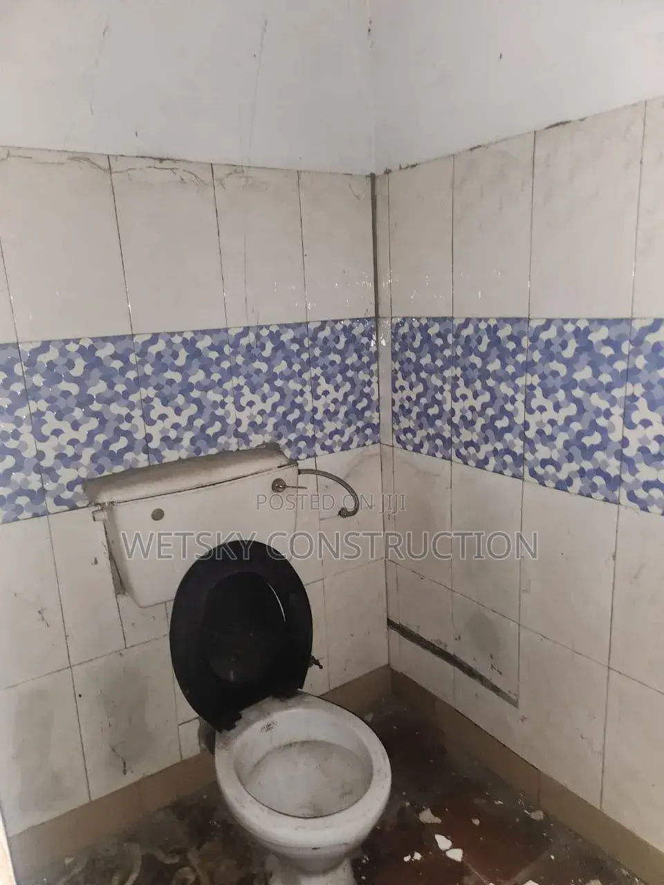 Shop or Warehouse to Let at Odorkor Main Road in Sakaman