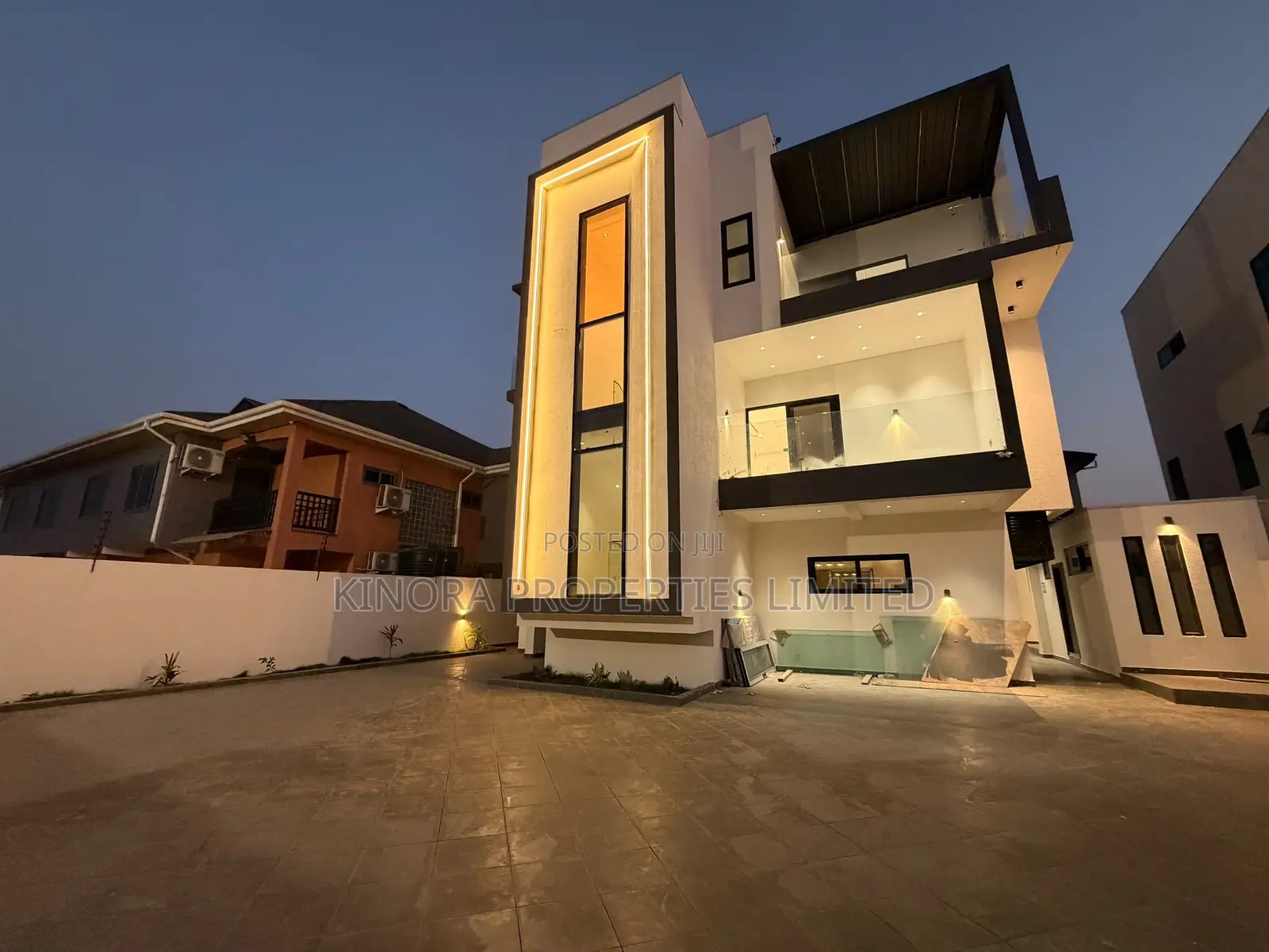 4bdrm Duplex in East Legon-Adjiganor for sale in East Legon