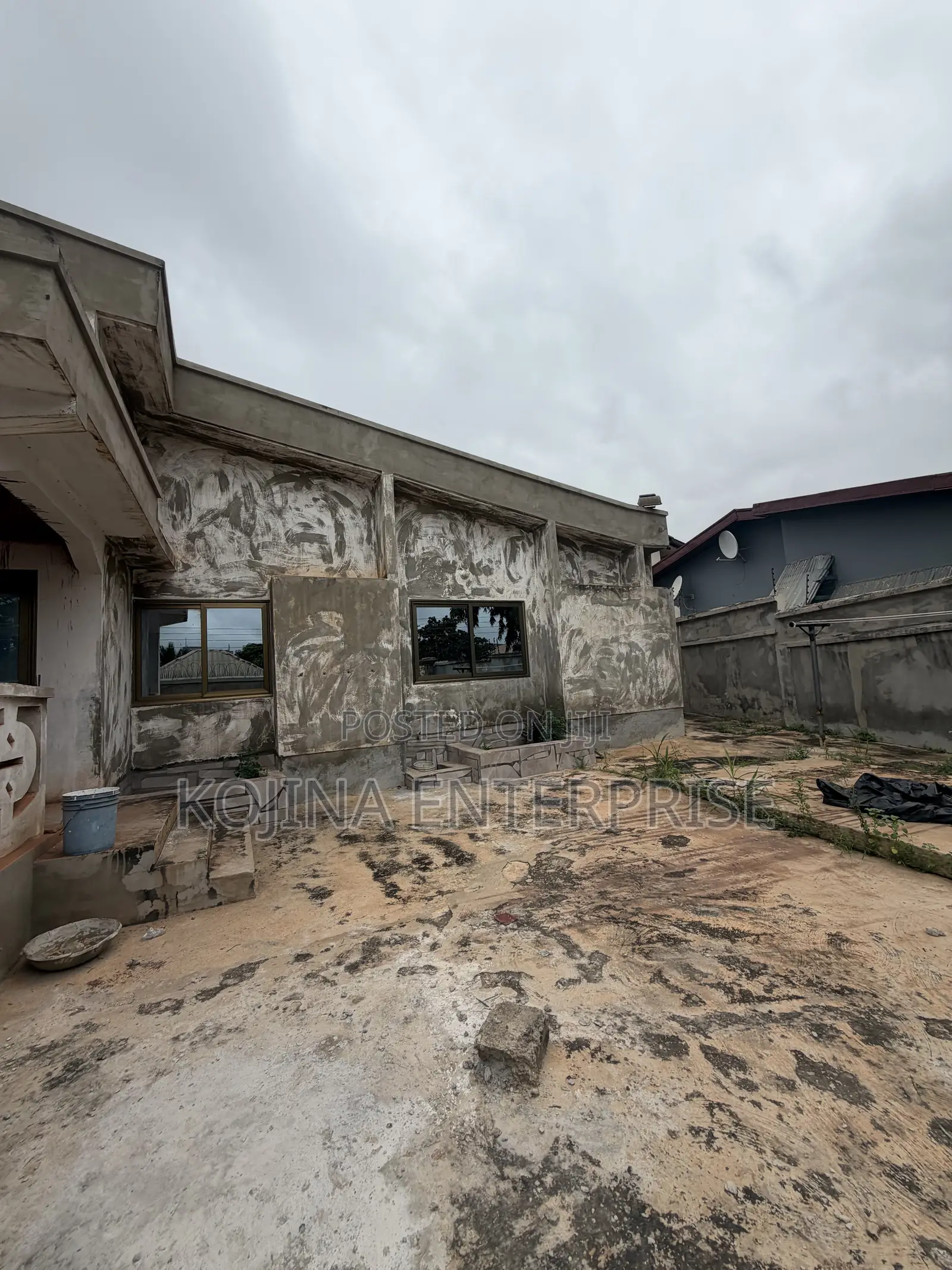 6bdrm House in Paraku, Kumasi Metropolitan for rent in Kumasi Metropolitan