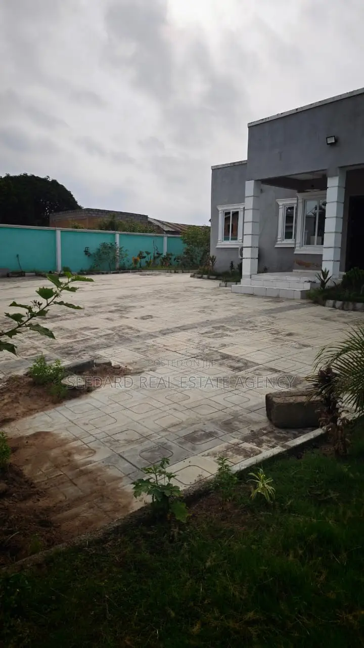 3bdrm House in Sefdard Properties, Amasaman for sale in Amasaman
