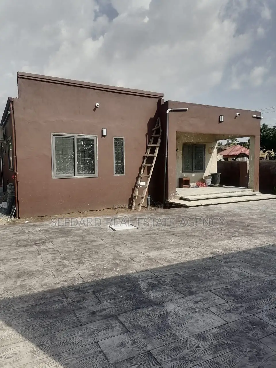 3bdrm House in Sefdard Properties, Amasaman for sale in Amasaman
