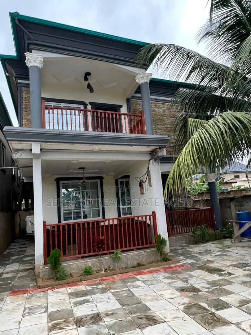 5bdrm Duplex in Sefdard Properties, Ablekuma for sale in Ablekuma