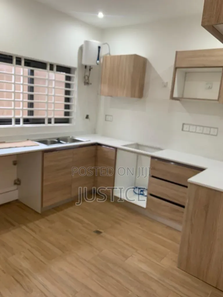 4bdrm Duplex in Kwabenya for sale in Kwabenya