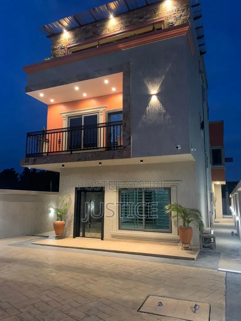 4bdrm Duplex in Kwabenya for sale in Kwabenya