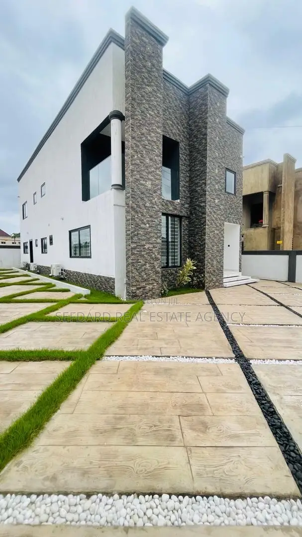 4bdrm House in Sefdard Properties, Ablekuma for sale in Ablekuma