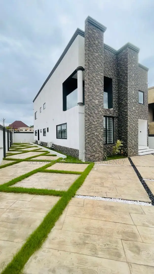 4bdrm House in Sefdard Properties, Ablekuma for sale in Ablekuma