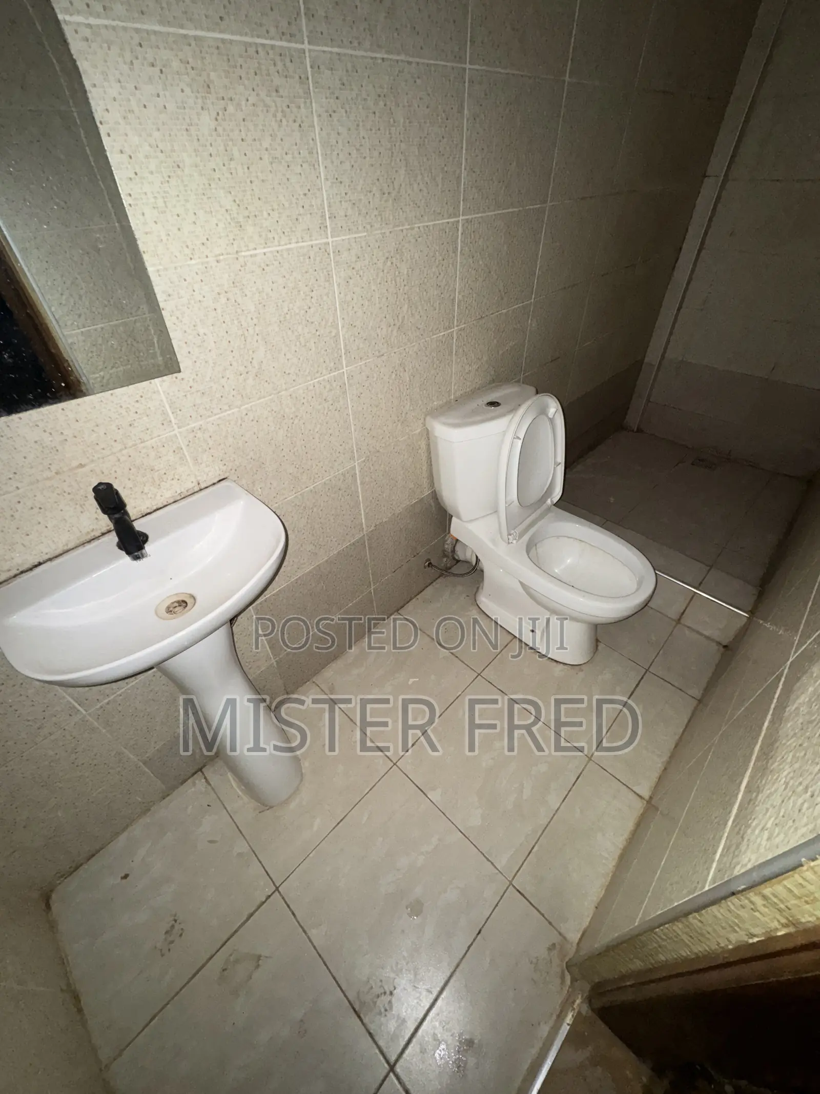 2bdrm Apartment in Redtop, Weija for rent in Weija