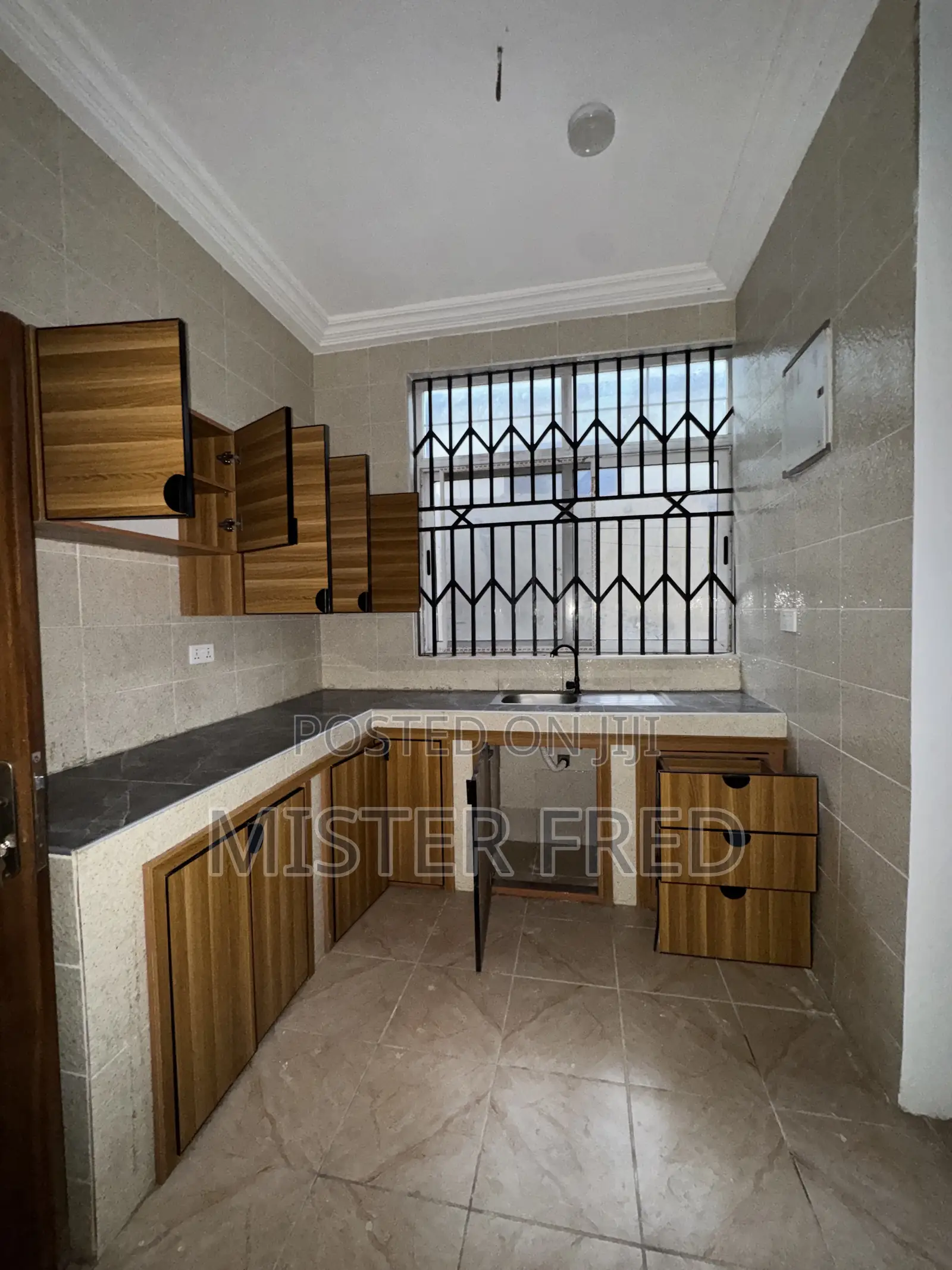 2bdrm Apartment in Redtop, Weija for rent in Weija