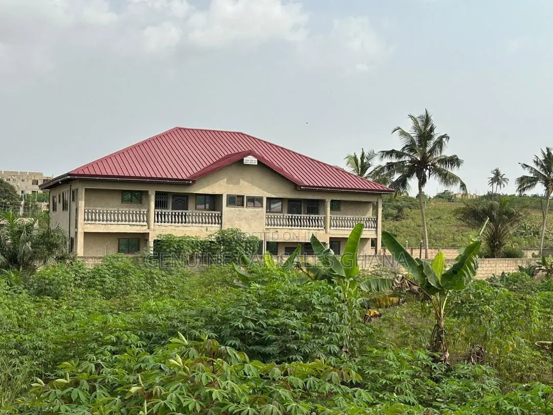 8bdrm House in Apowa Estate, Takoradi for sale in Takoradi