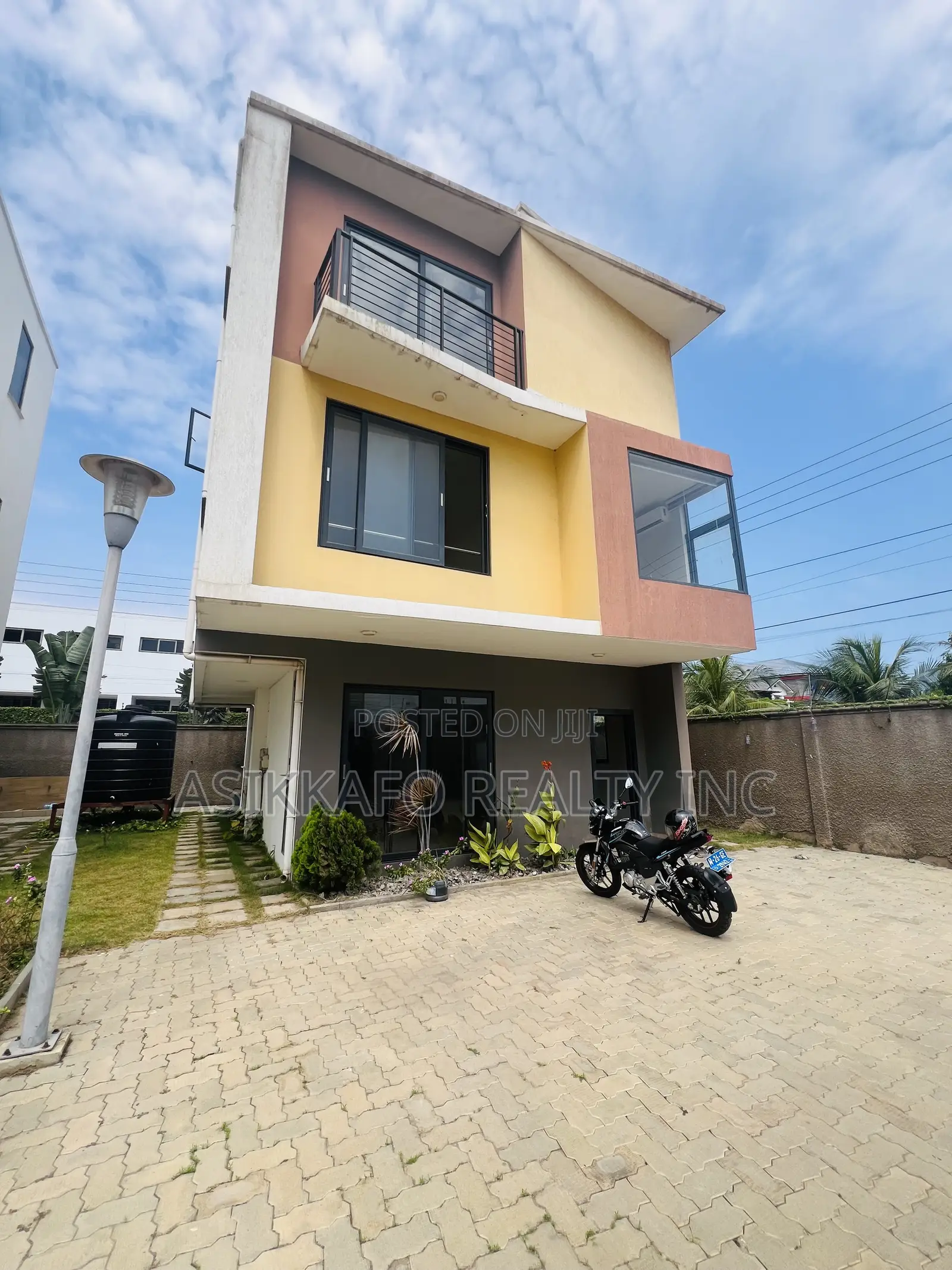 3bdrm Townhouse / Terrace in Goil Station Area, Tseaddo for rent in Tseaddo