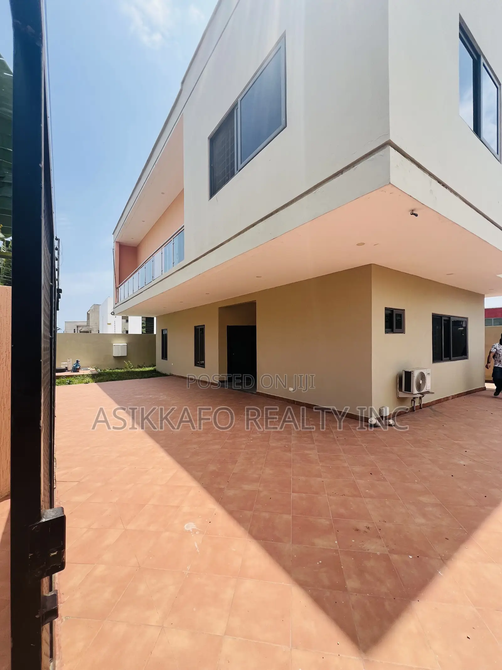5bdrm Duplex in Burma Hills, Tseaddo for rent in Tseaddo