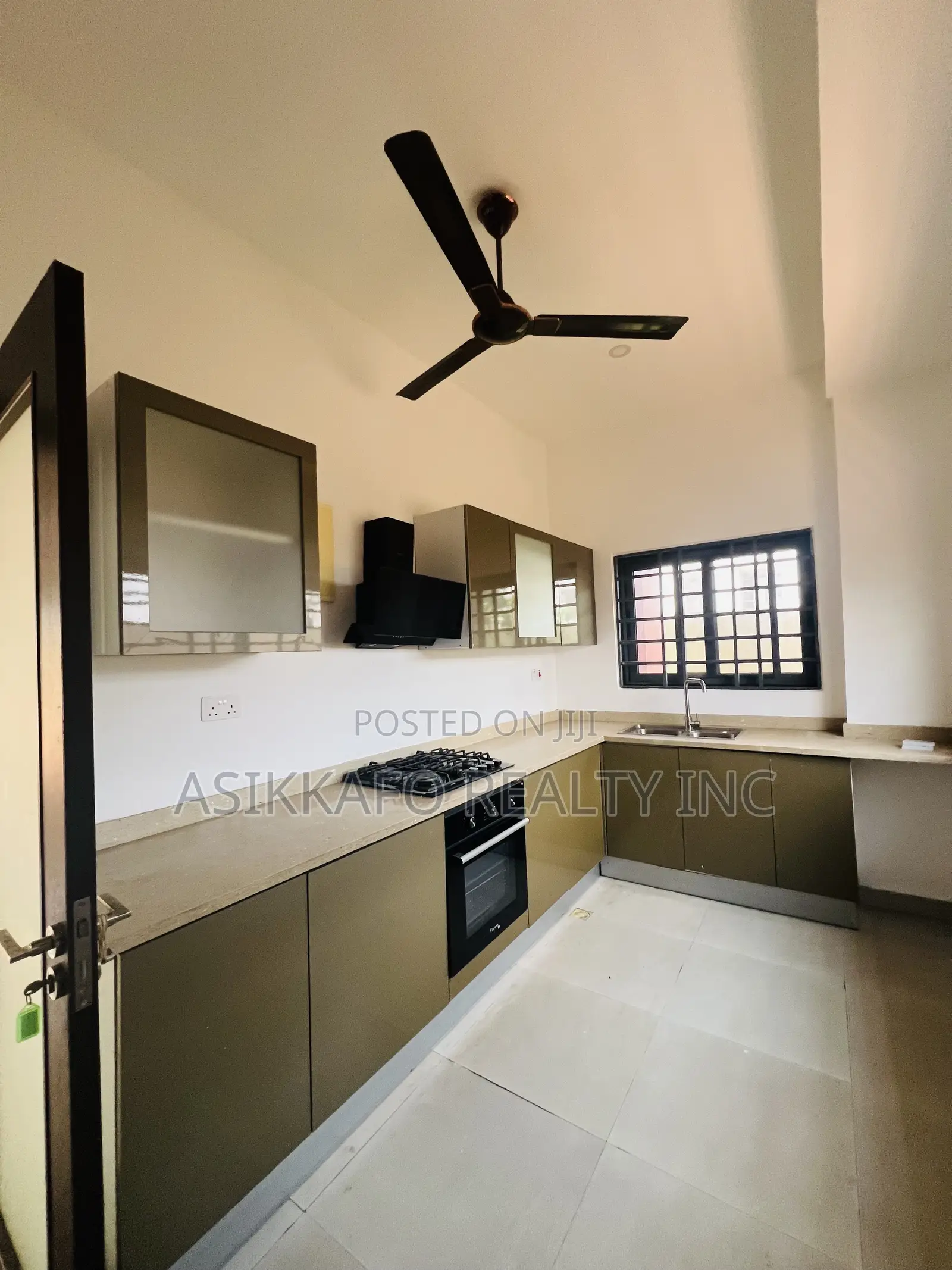5bdrm Duplex in Burma Hills, Tseaddo for rent in Tseaddo