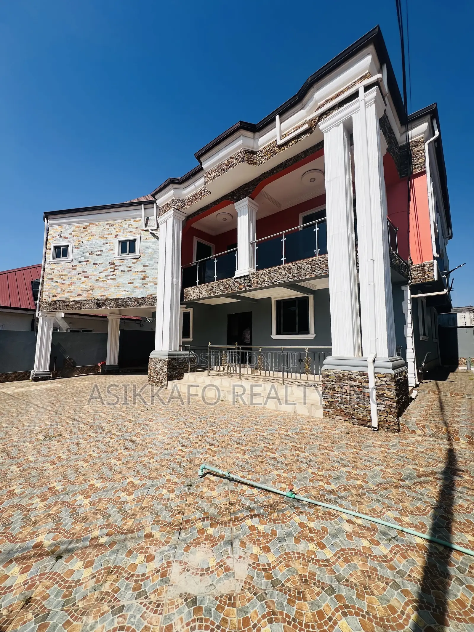 5bdrm Duplex in Coastal Estate, Spintex for rent in Spintex