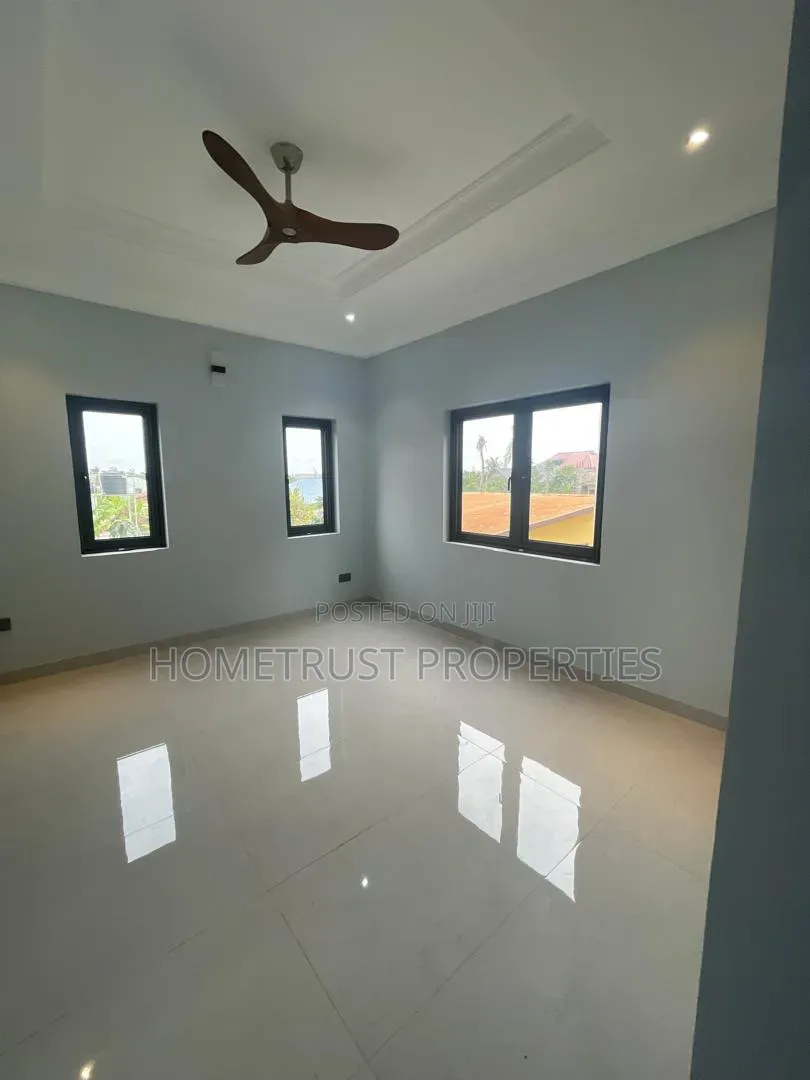 4bdrm Duplex in Agboba, School Park Area for rent in School Park Area