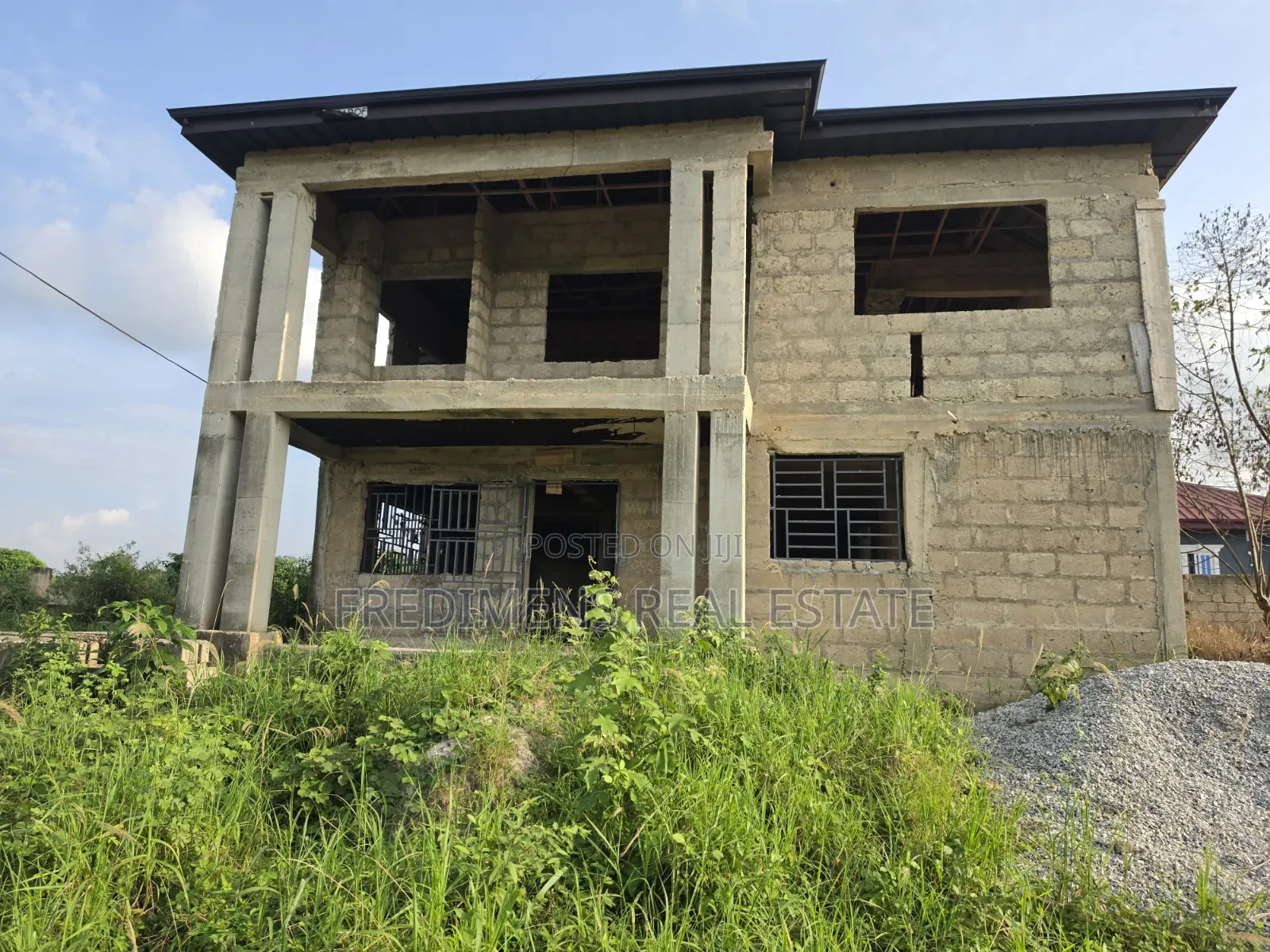 5bdrm House in Fredimens Real, Kwabre for sale in Kwabre