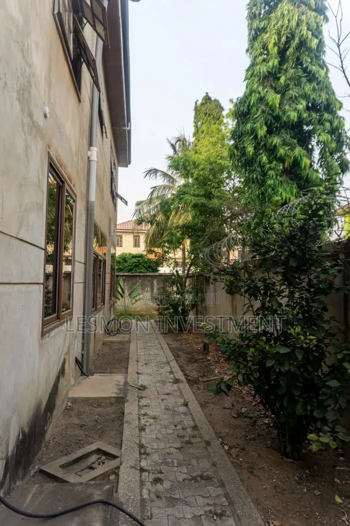 6bdrm Mansion in Lesmon Investment, Community 25 for sale in Community 25