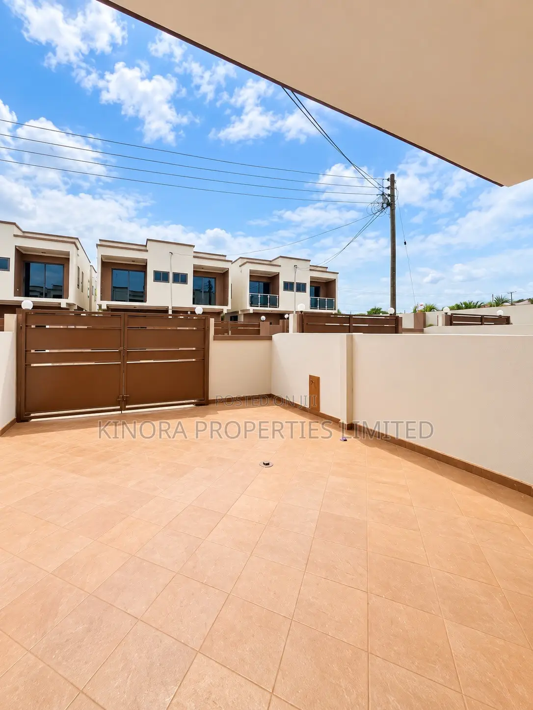 4bdrm Duplex in Abokobi for sale in Abokobi