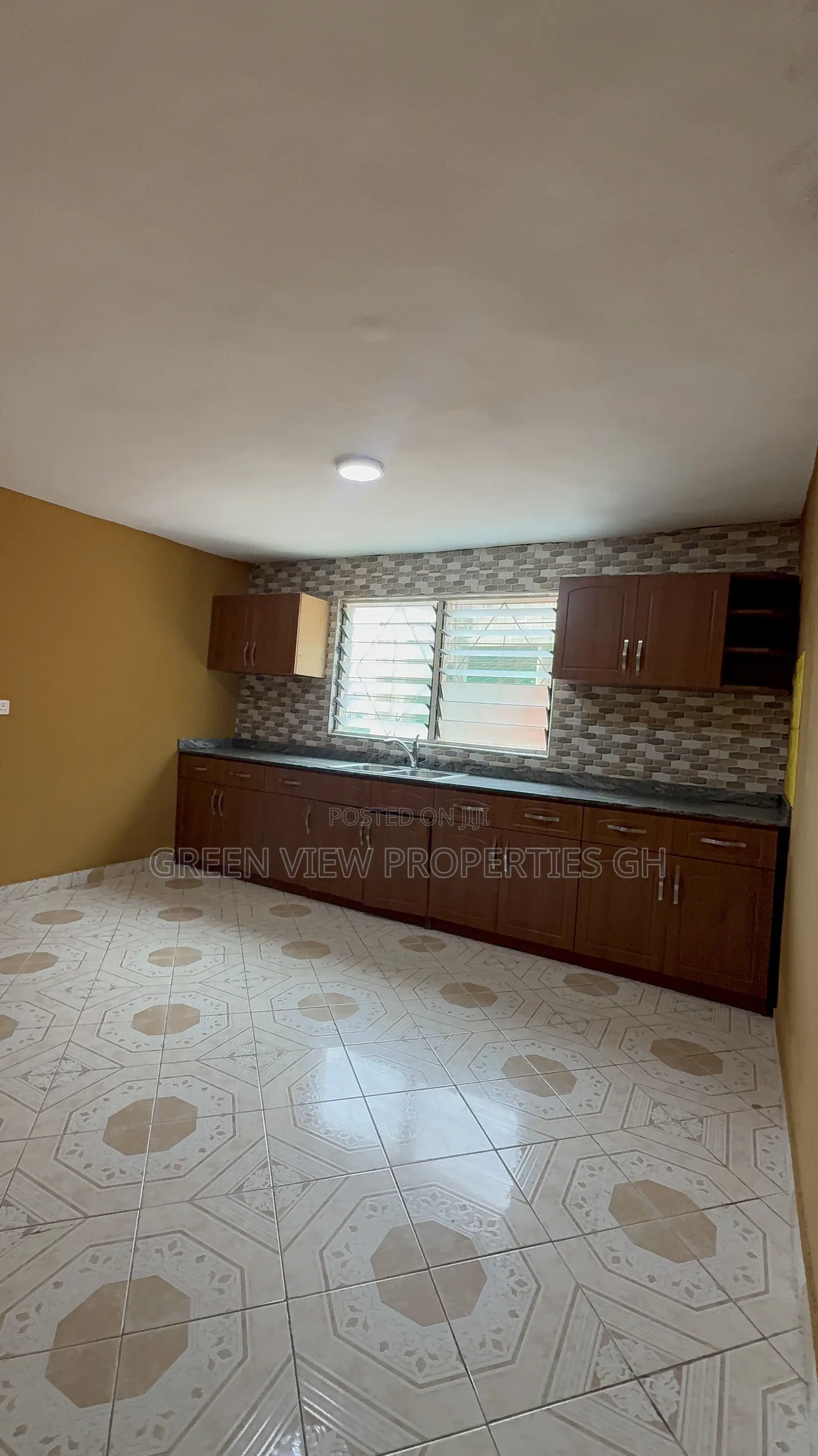 3bdrm Apartment in West Hills Mall Area for rent in West Hills Mall Area