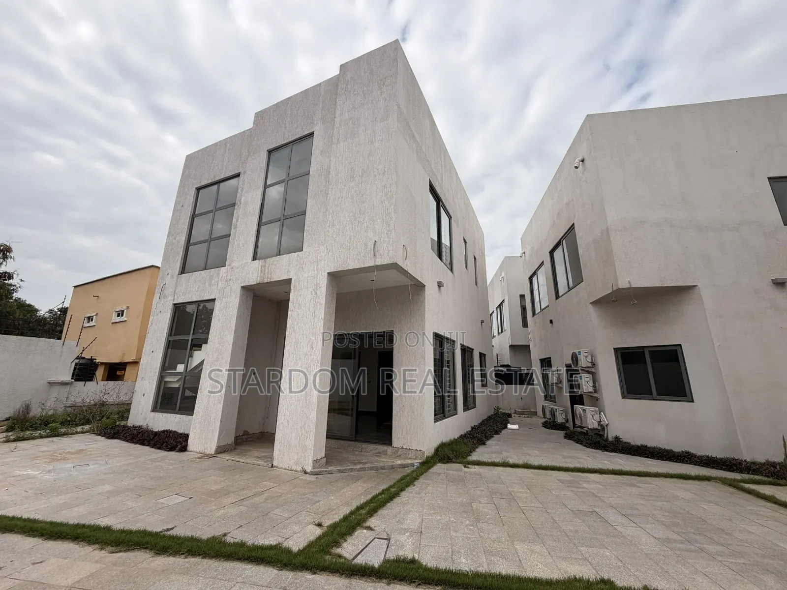 4bdrm Townhouse / Terrace in Adjiringanor, Ability for rent in Ability