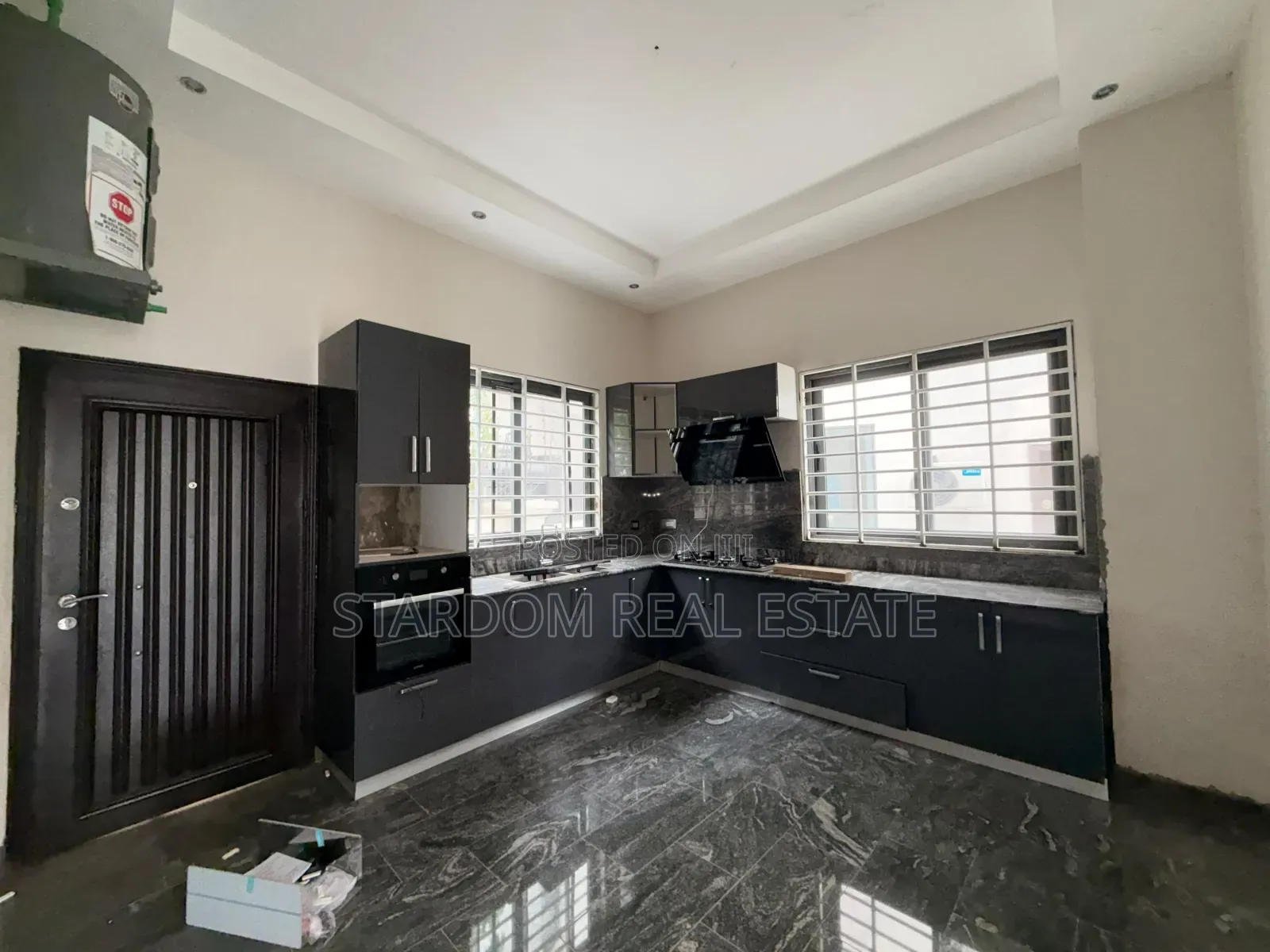 4bdrm Townhouse / Terrace in Adjiringanor, Ability for rent in Ability
