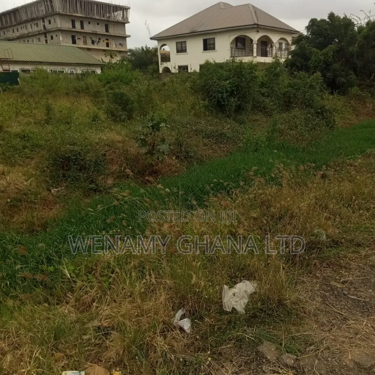 Half Plot for Sale in Community 25