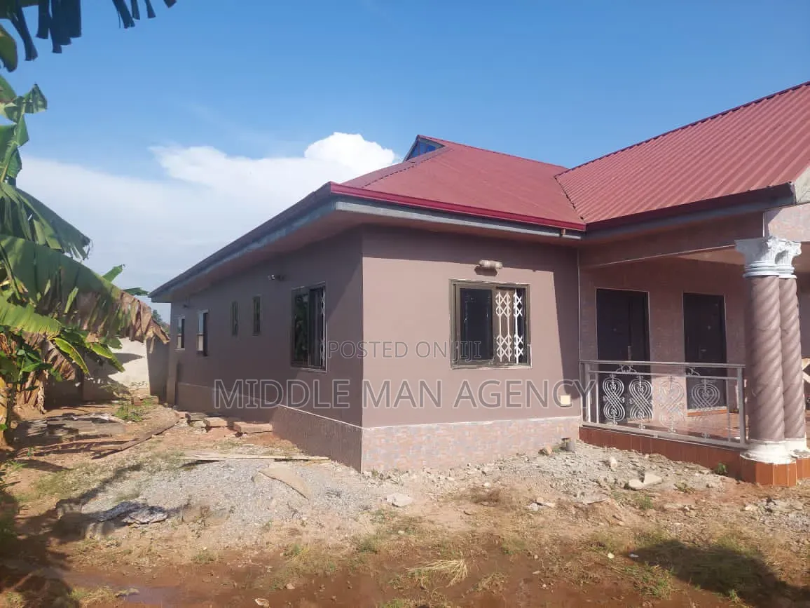 Furnished 4bdrm House in Middle Man Agency, Ejisu-Juaben Municipal in Ejisu-Juaben Municipal