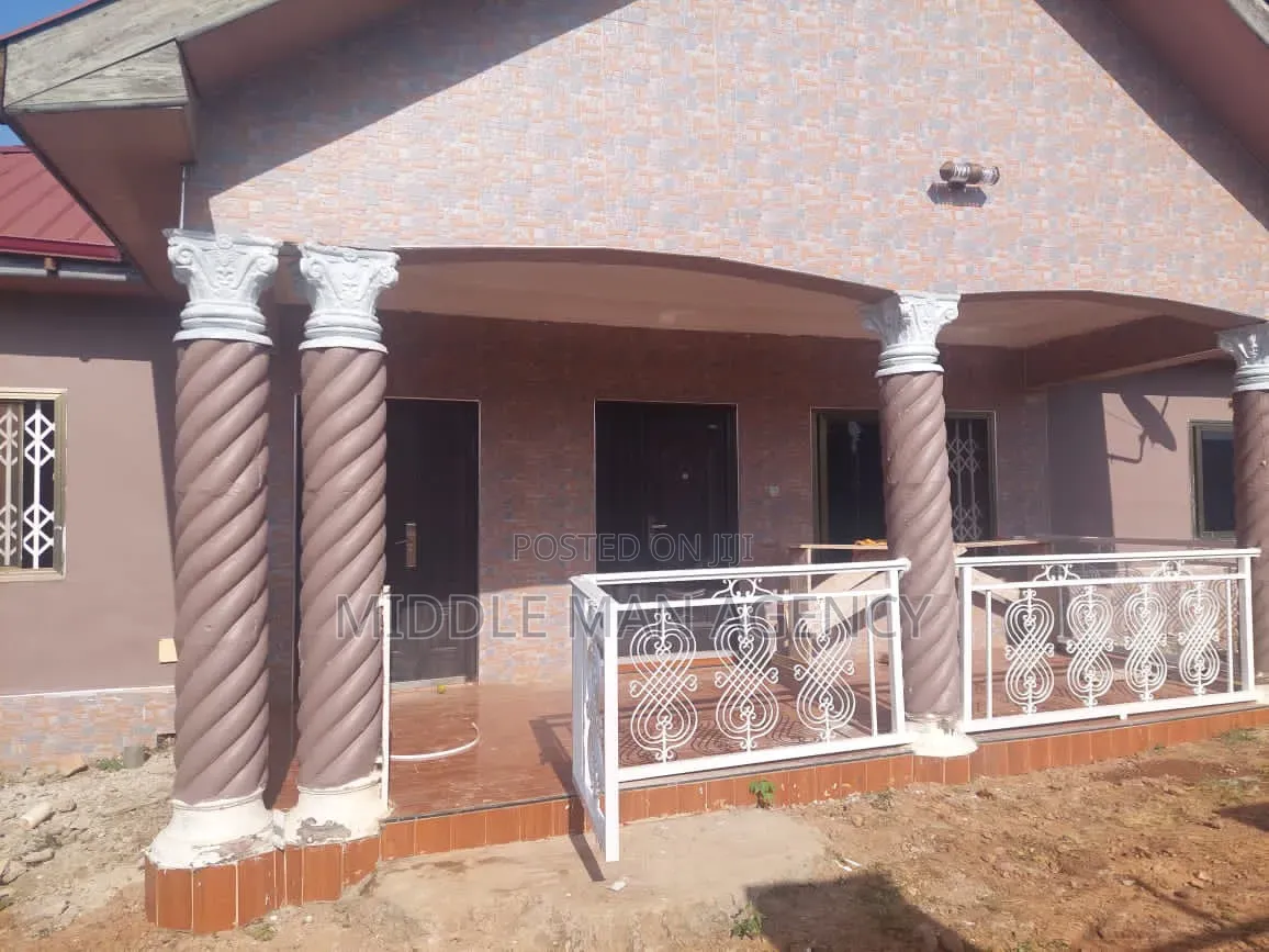 Furnished 4bdrm House in Middle Man Agency, Ejisu-Juaben Municipal in Ejisu-Juaben Municipal