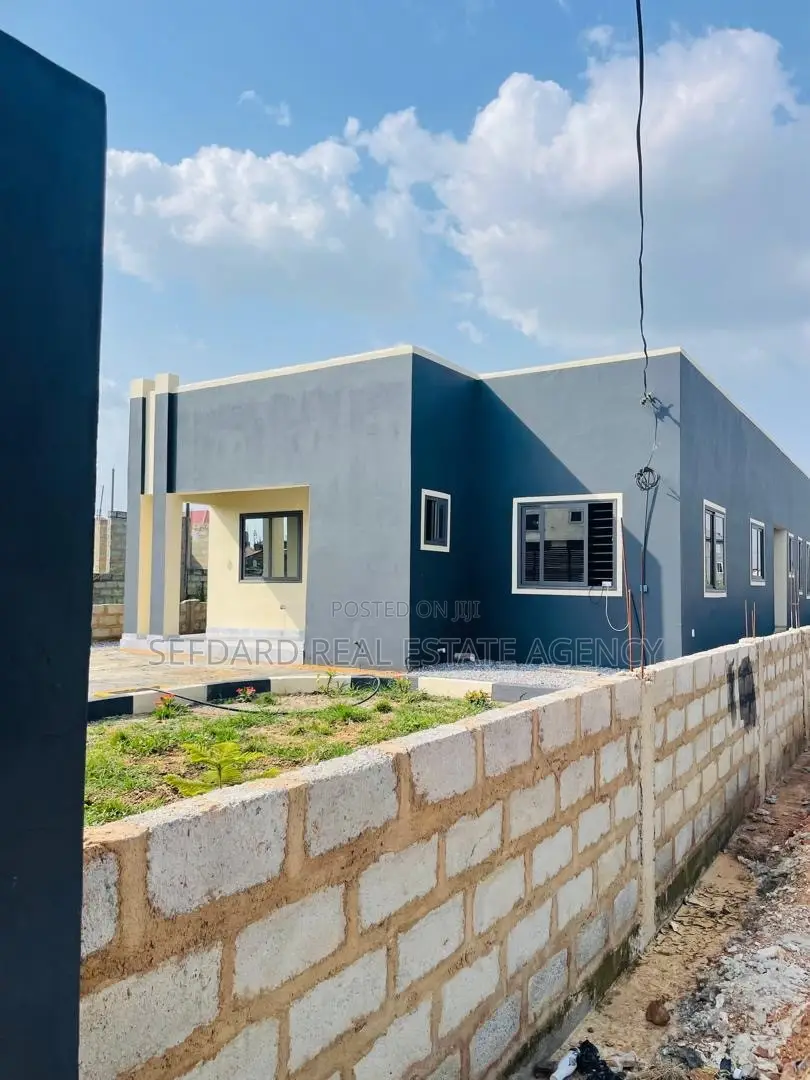 3bdrm House in Sefdard Properties, Pokuase for sale in Pokuase