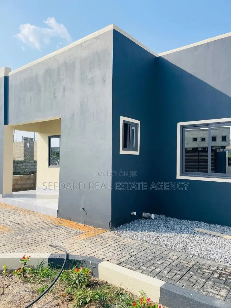 3bdrm House in Sefdard Properties, Pokuase for sale in Pokuase