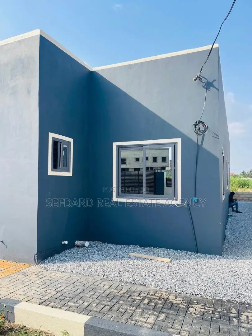 3bdrm House in Sefdard Properties, Pokuase for sale in Pokuase