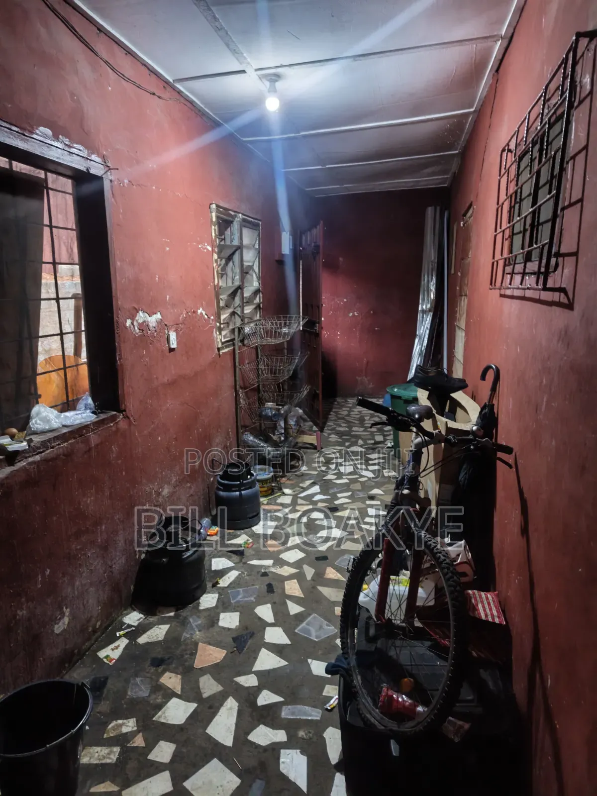 1bdrm Room & Parlour in Abofu 1St Estate for rent in Abofu
