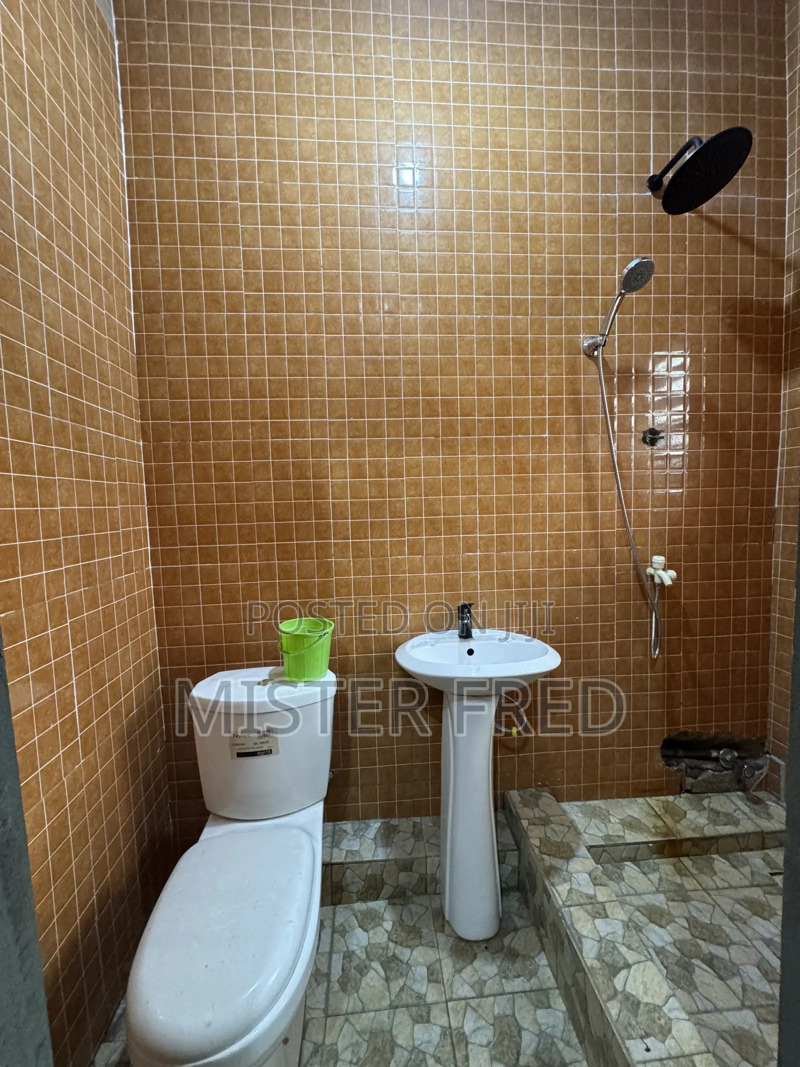 1bdrm Apartment in Redtop, Weija for rent in Weija