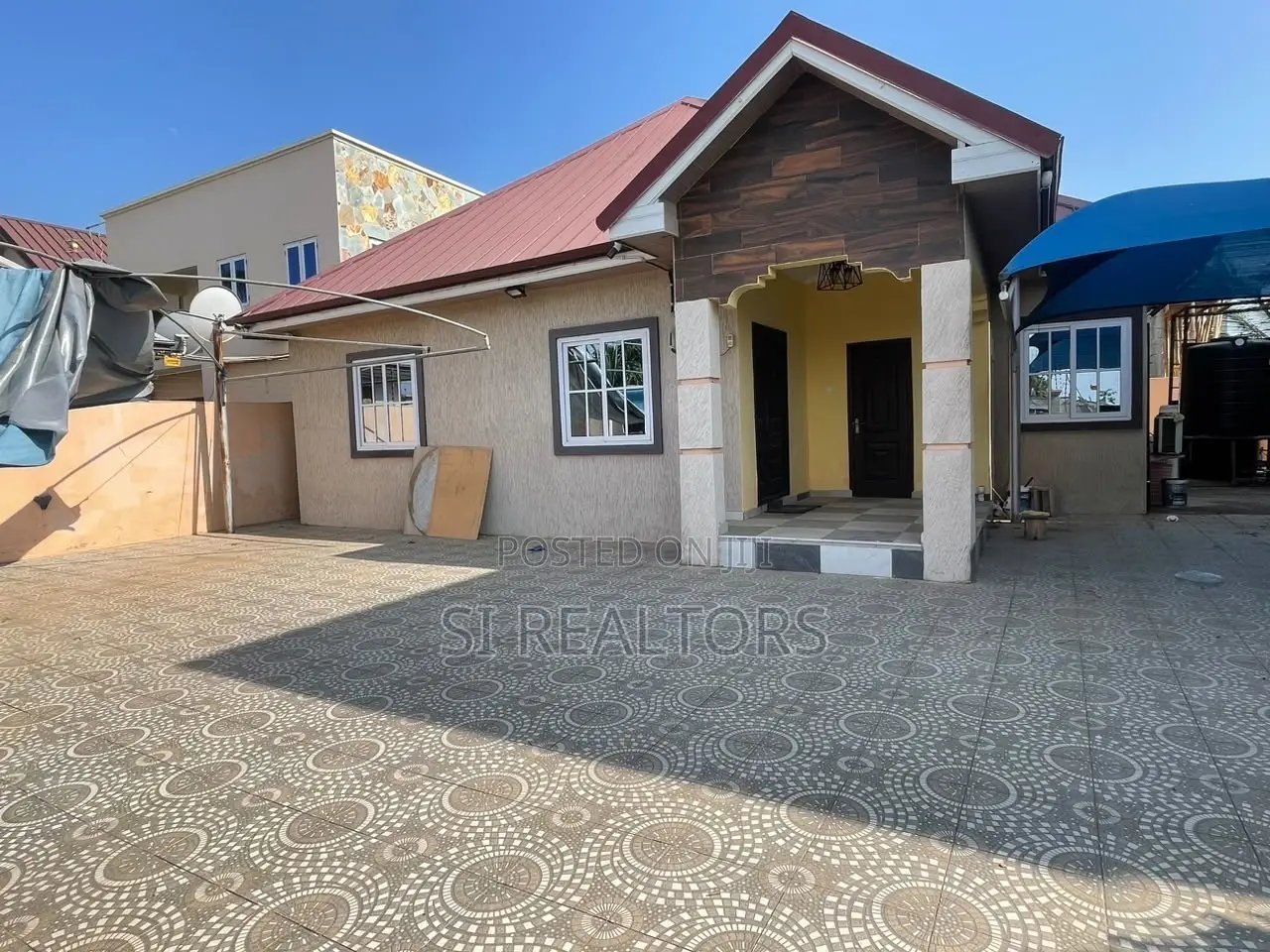 3bdrm Bungalow in Lashibi, Spintex for rent in Spintex