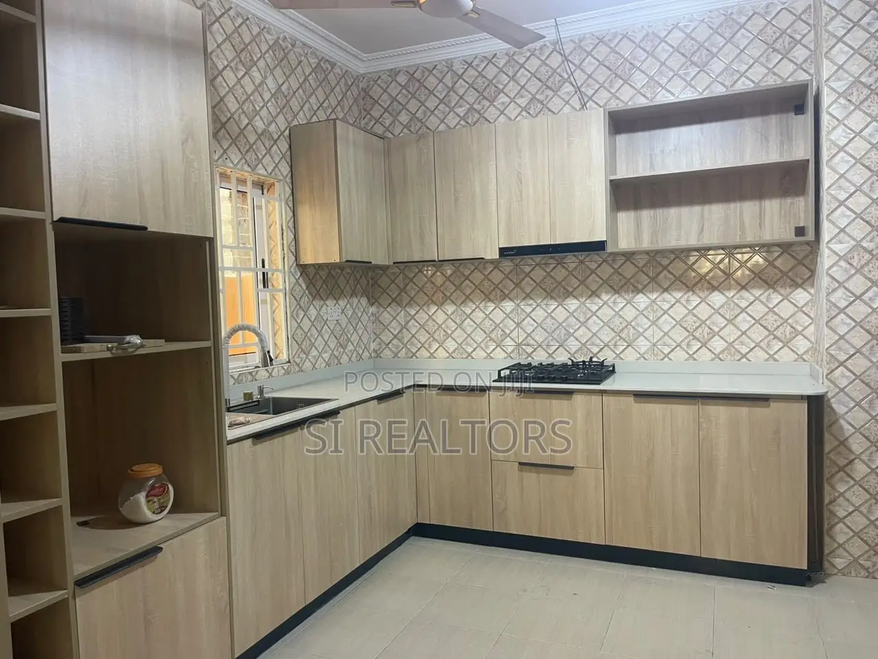 3bdrm Bungalow in Lashibi, Spintex for rent in Spintex