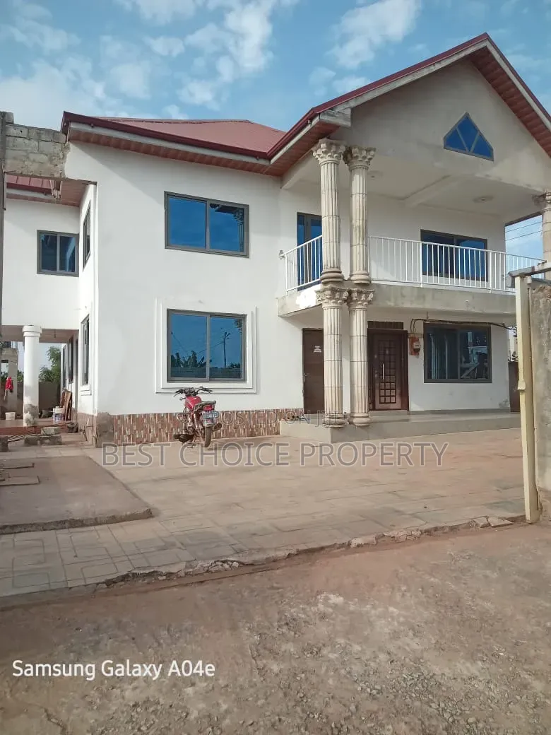 5bdrm House in East Amrahia, A&C Mall Area for sale in A&C Mall Area