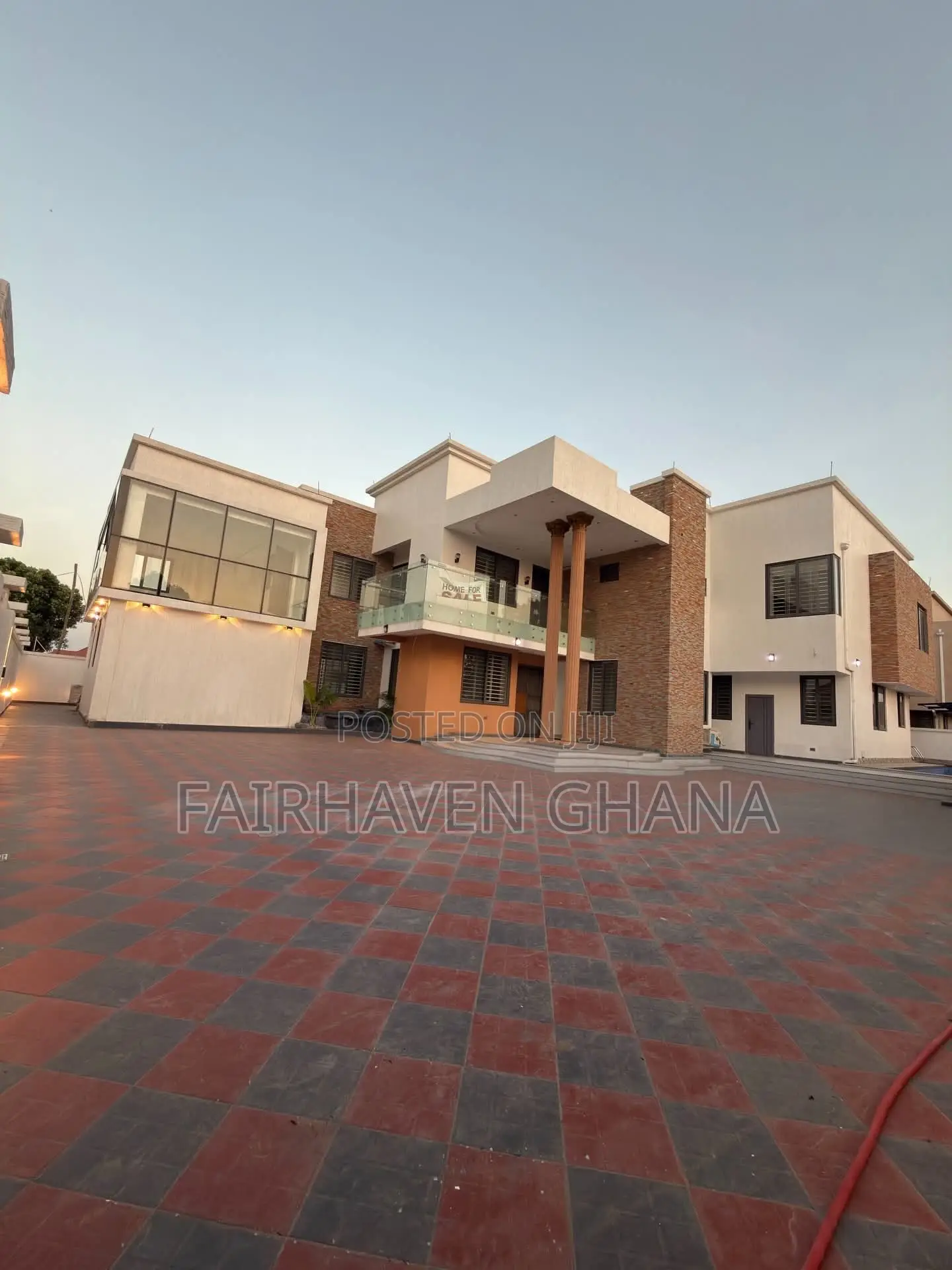 Furnished 5bdrm Apartment in Fairhaven, East Legon for sale in East Legon