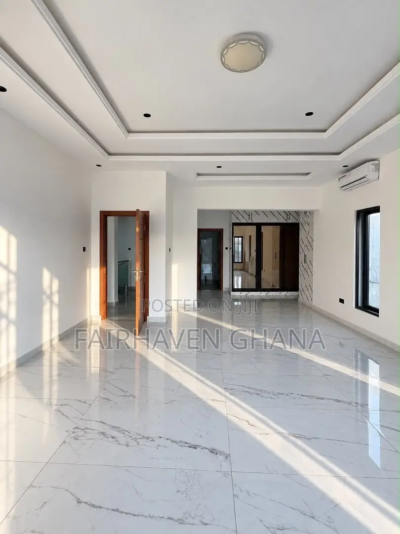 Furnished 4bdrm Apartment in Fairhaven, East Legon for sale in East Legon