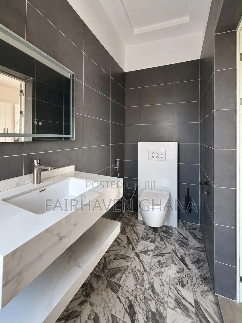 Furnished 4bdrm Apartment in Fairhaven, East Legon for sale in East Legon