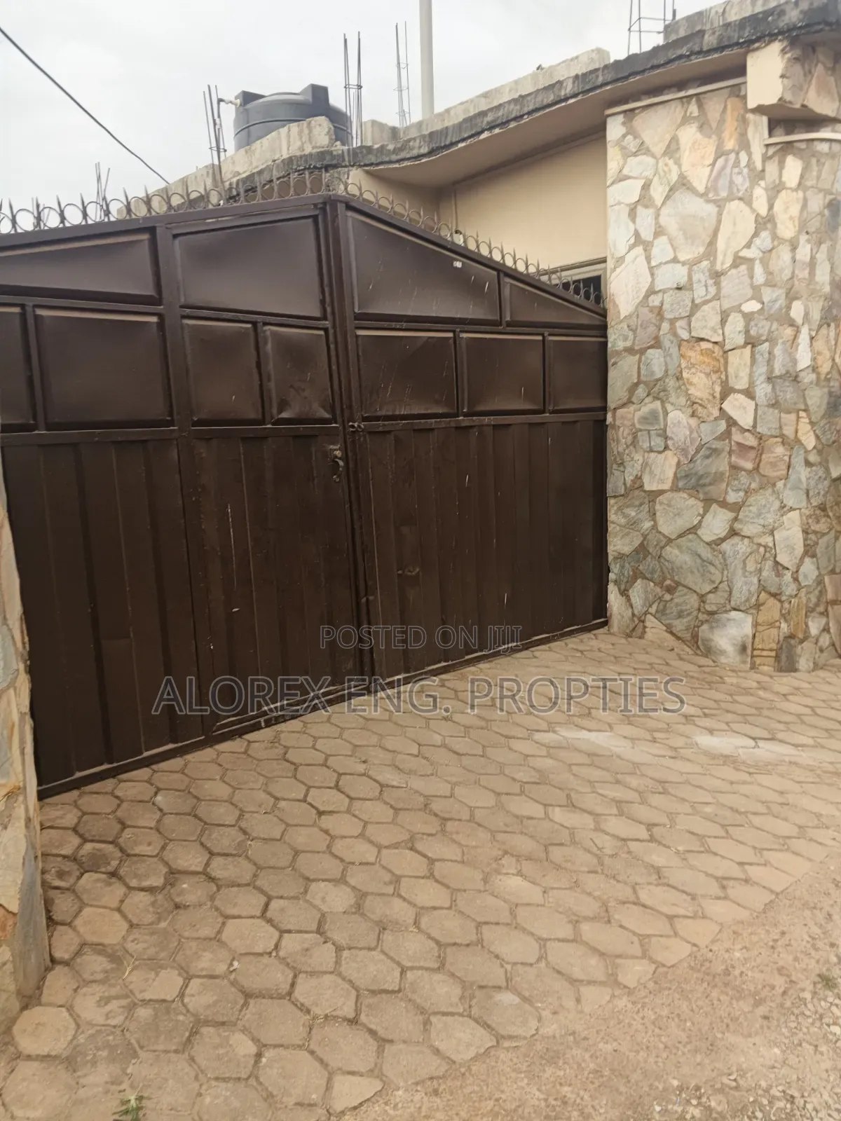 2bdrm Apartment in Adenta, Ashieyie, Frafraha for rent in Frafraha