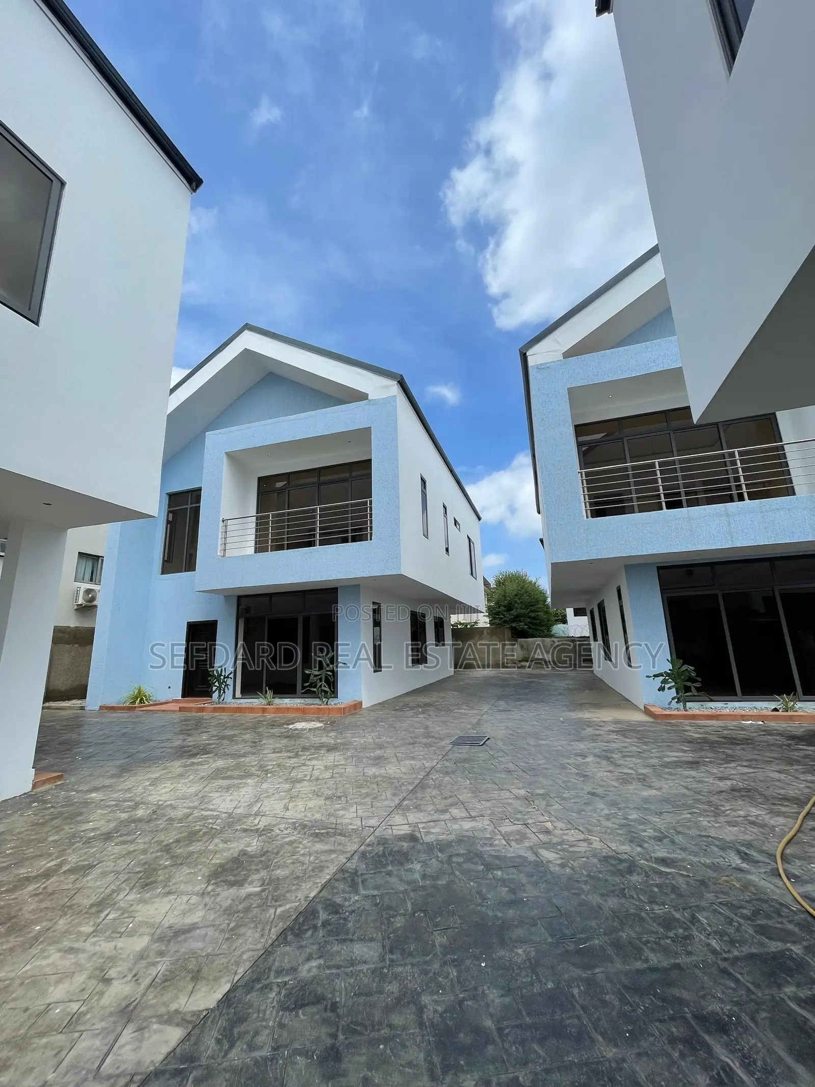 3bdrm Townhouse / Terrace in Sefdard Properties, Abelemkpe for rent in Abelemkpe