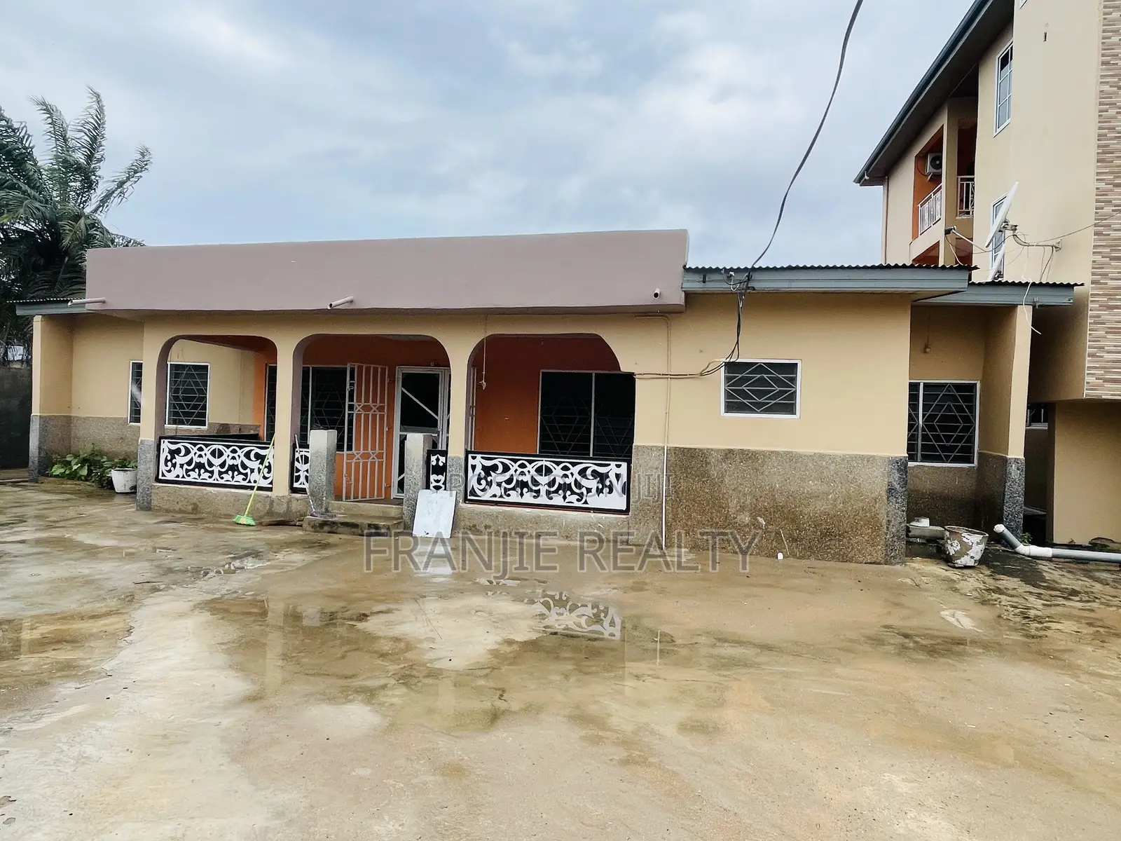 2bdrm Apartment in Franjie Realty, Weija for rent in Weija